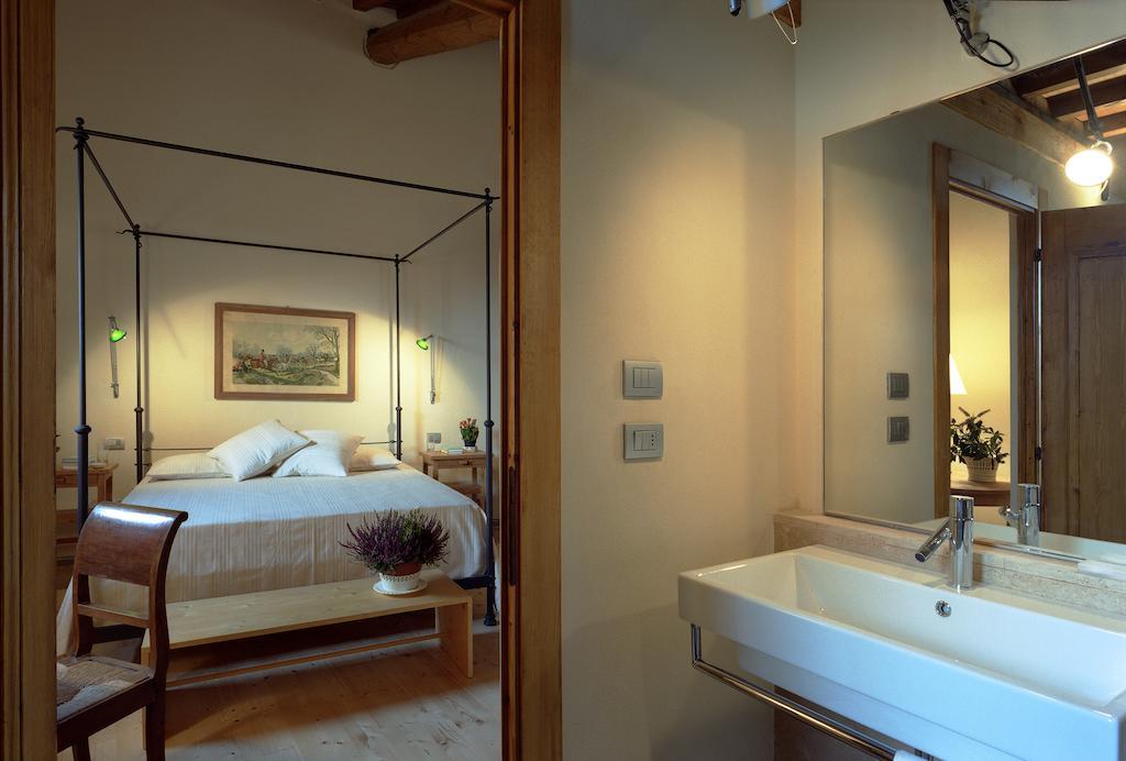 Fattoria Casamora - Suites Pian Di Sco Ngoại thất bức ảnh